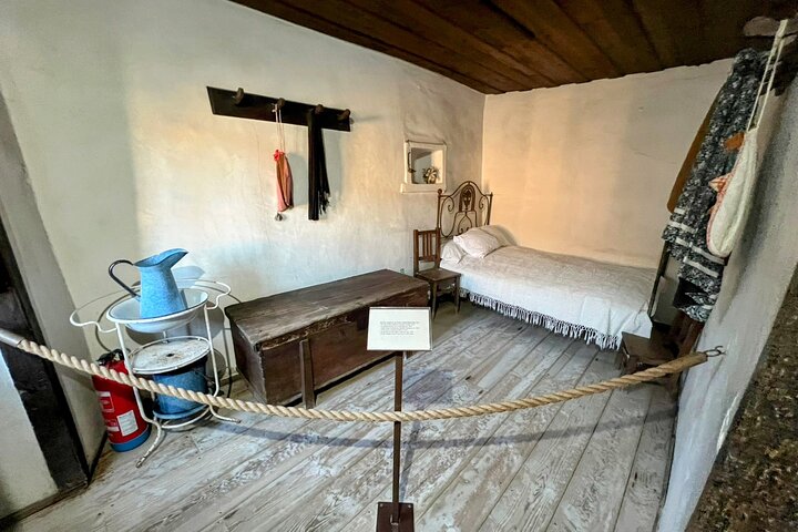Fátima Private Tour: Shrine, Sacred Way & Shepherds’ Hometown