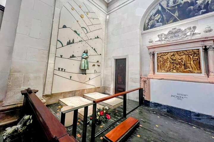Fátima Private Tour: Shrine, Sacred Way & Shepherds’ Hometown