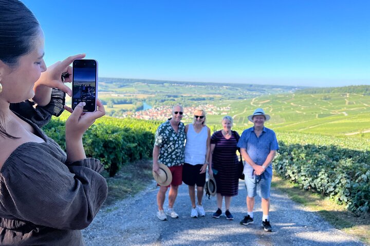 The Connoisseurs from Epernay (Private Half day Champagne Tour)
