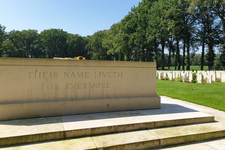 6 Hour Battle of Arnhem Tour by Car with Private Guide