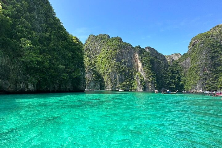 Phi Phi Islands Premium Speedboat Adventure Day Tour from Phuket
