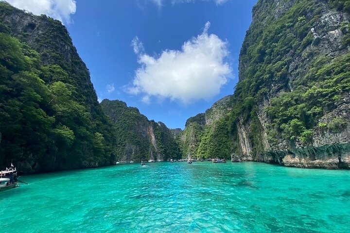 Phi Phi Islands Premium Speedboat Adventure Day Tour from Phuket
