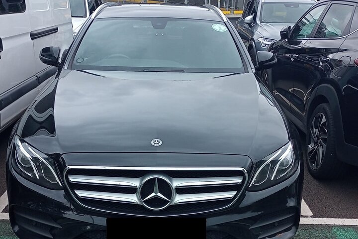 One Way Taxi Transfer from Gatwick Airport to London