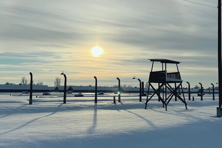 Krakow to Auschwitz Birkenau Guided Tour with Transfer and Ticket