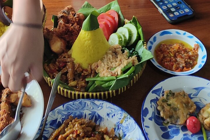 Yogyakarta Cooking Class and Market Tour