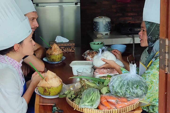 Yogyakarta Cooking Class and Market Tour