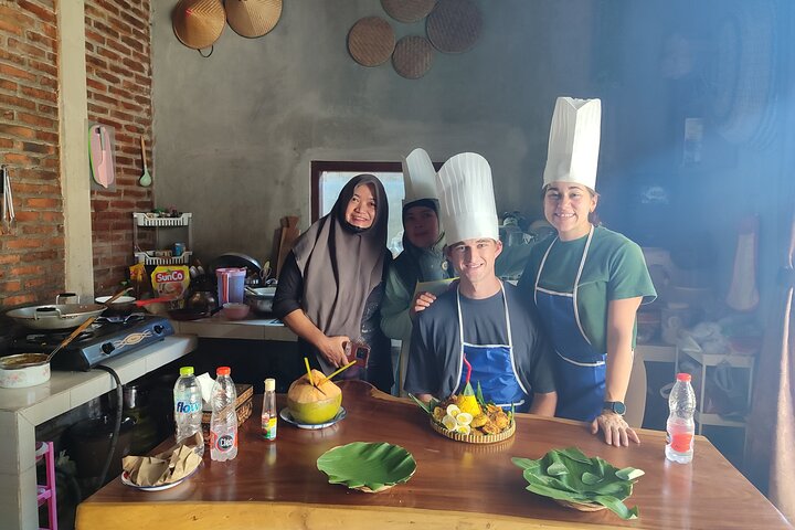Yogyakarta Cooking Class and Market Tour
