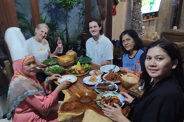 Yogyakarta Cooking Class and Market Tour
