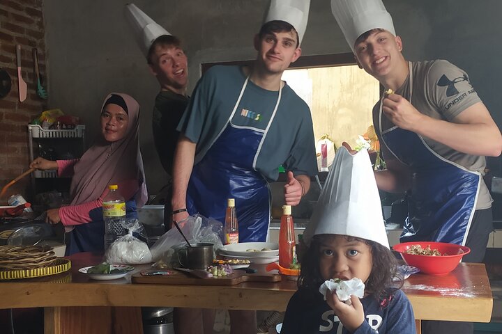 Yogyakarta Cooking Class and Market Tour