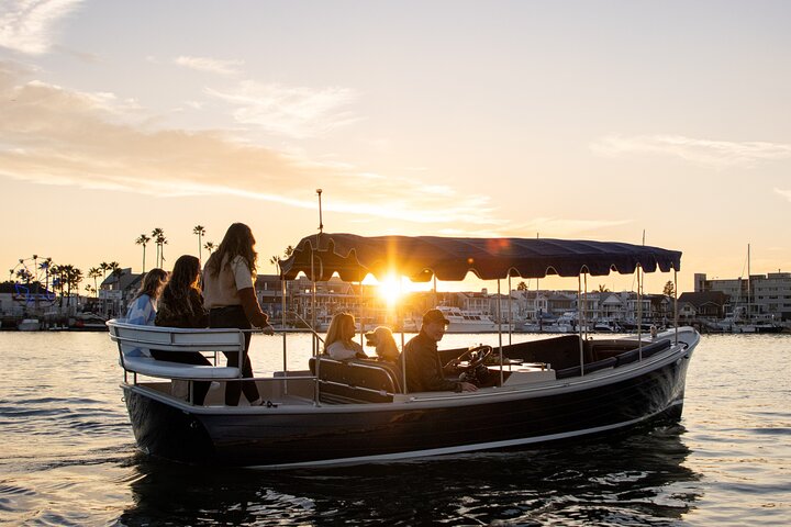 Electric Boat Rental in Newport Beach for Up to 12 People