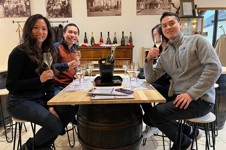 The Connoisseurs from Epernay (Private Half day Champagne Tour)
