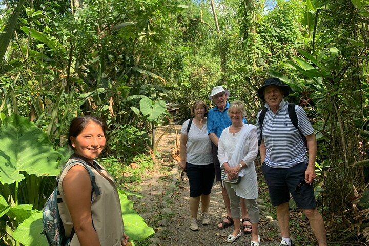 Taste of Ecuador: Fish Market, Forest trail, Local Food & Crafts
