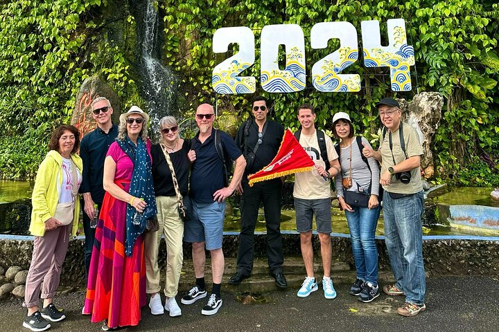 Full Day Golden Bridge and Ba Na Hills Small Group Tour