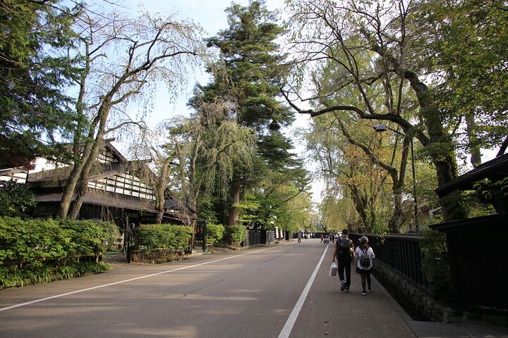 Full Day Tour to Akita, Samurai Town and Lake Tazawa with Guide