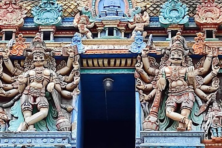 Madurai Walks : City Highlights Temple and Market Tour