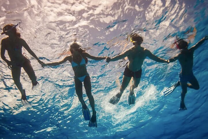 Puerto Vallarta: Coast & Fun 4h All Inclusive on 42' Goa