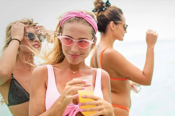 Puerto Vallarta: Coast & Fun 4h All Inclusive on 42' Goa