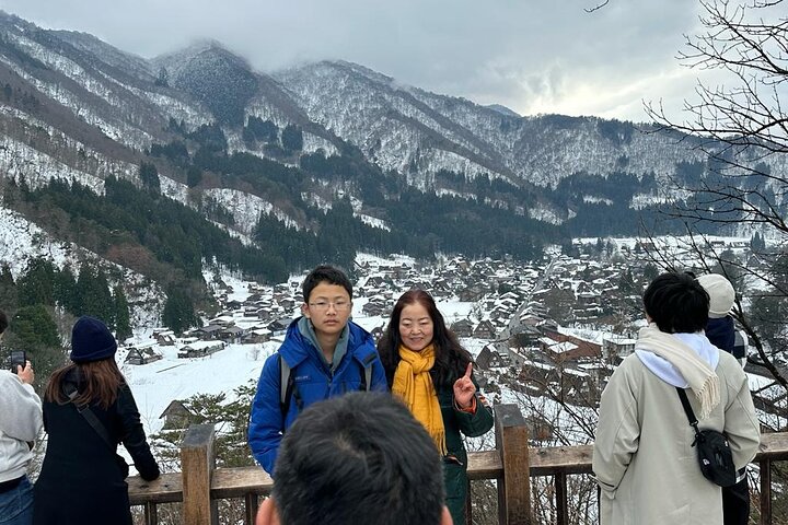 1 Day Private Charter Tour to Shirakawa-go & Takayama