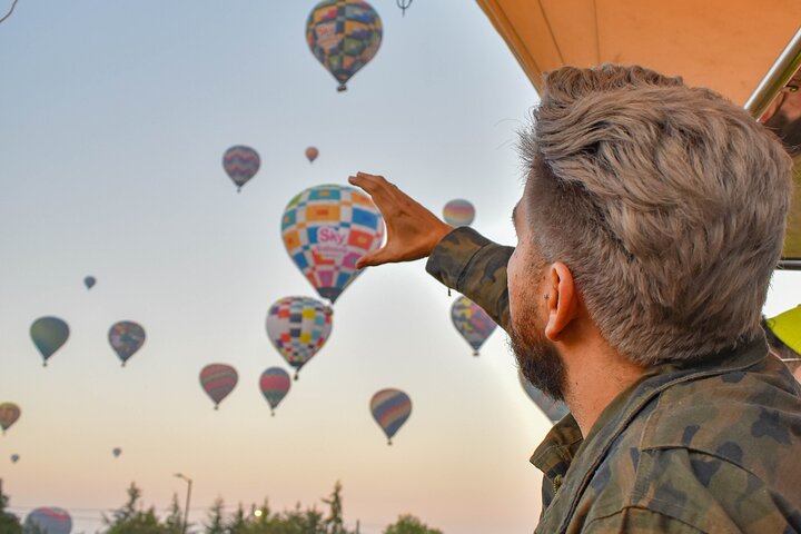 Balloon flight + pick up in CDMX + Breakfast in Cave + Pyramids