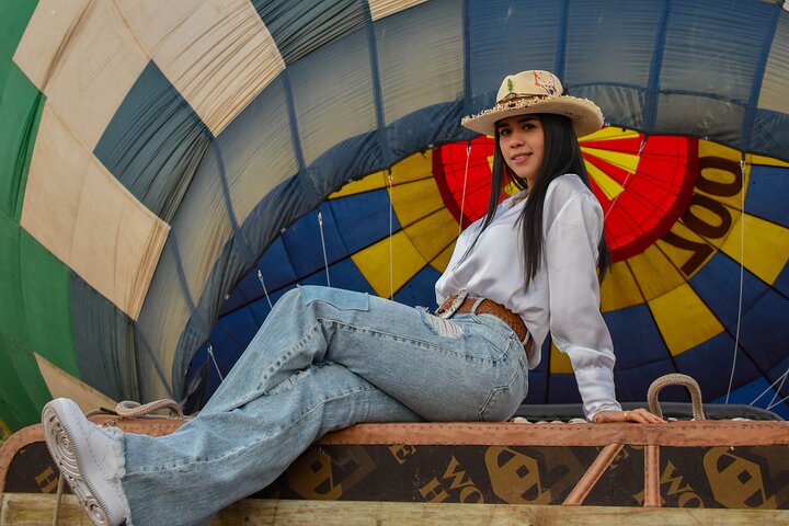 Balloon flight + pick up in CDMX + Breakfast in Cave + Pyramids