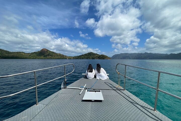 Coron Luxury Trimaran: The Premier Island Tour