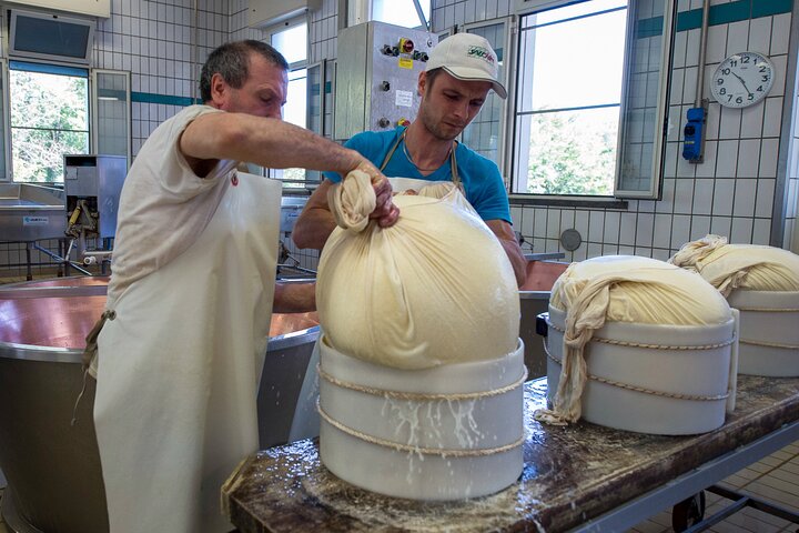 Secrets of Parmigiano Reggiano and Balsamic Vinegar