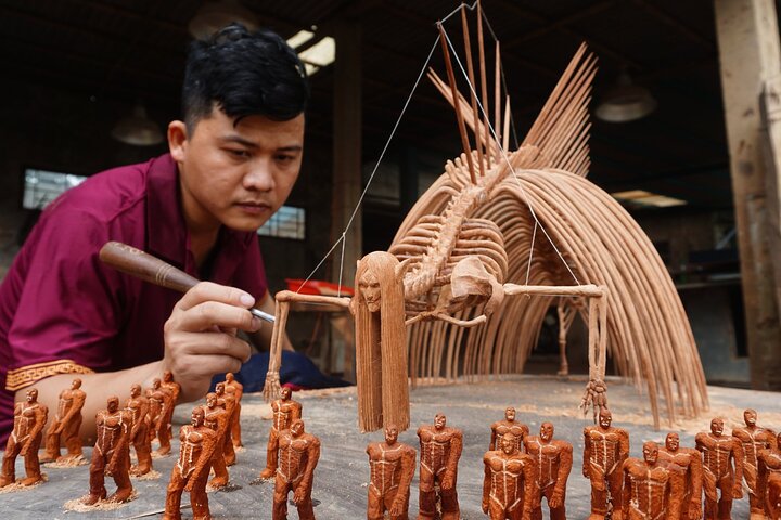 Hoi An Wood Carving: Create Your Art Wood with Master Artisan