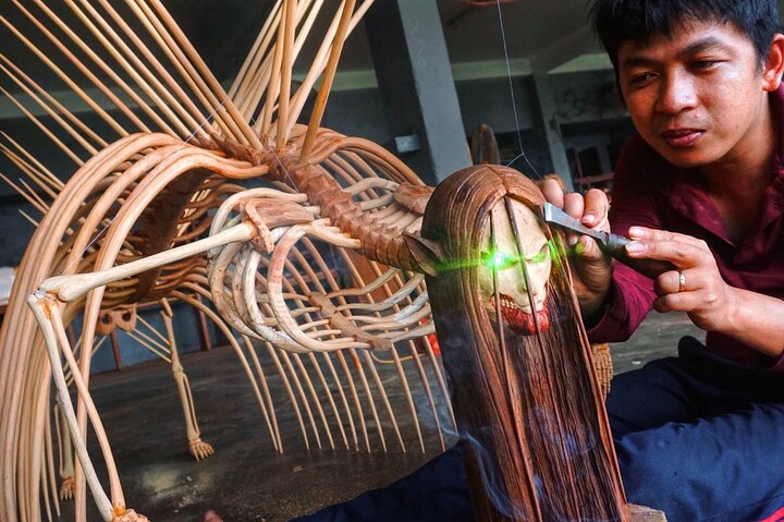 Hoi An Wood Carving: Create Your Art Wood with Master Artisan