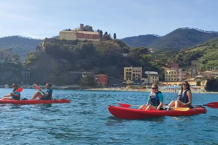 Kayak experience with Carnassa Tour in Cinque Terre + Snorkeling