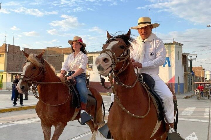 4-Hours Horse riding, Inca pyramids in world's largest dry forest