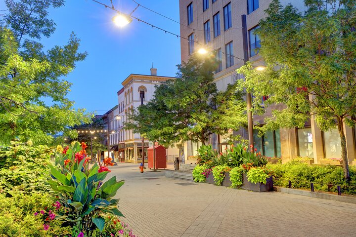 Private Historic Walking Tour in Ithaca Cultural Landmarks