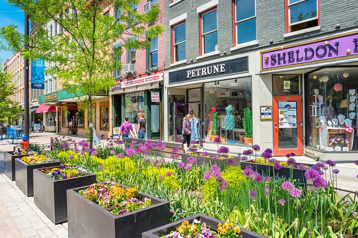 Private Romantic Walking Tour in Ithaca’s Historic Streets