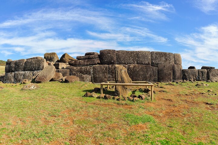 Complete Easter Island in 2 Days: Private Tour with Native Guide