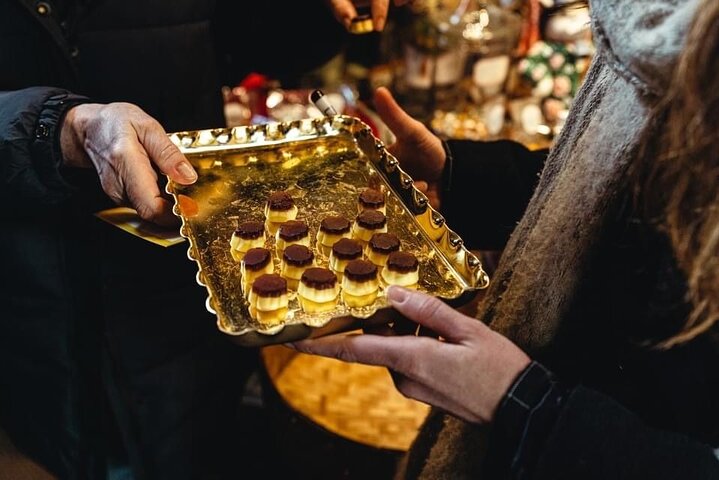 Ghent: Famous Belgian Chocolate Walking Tour with Tastings