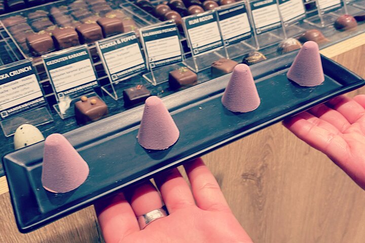 Ghent: Famous Belgian Chocolate Walking Tour with Tastings