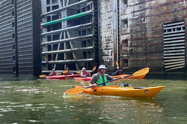 Chickamauga Dam Lock Kayak Tour by Chattanooga Guided Adventures