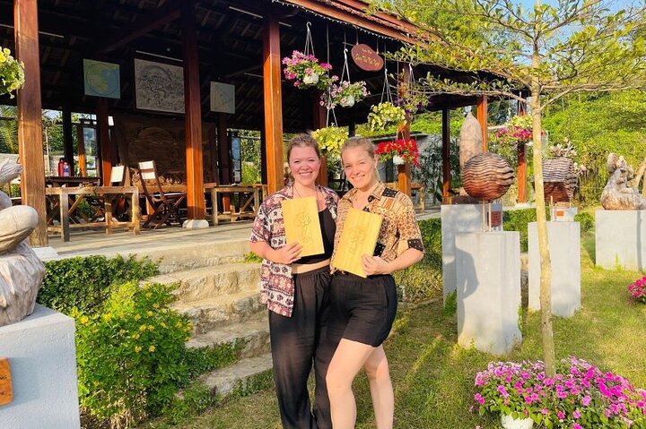 Hoi An Experience 3 Hours Wood Carving Class with Local Artist