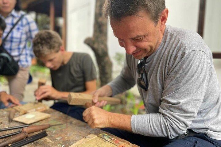 Hoi An Experience 3 Hours Wood Carving Class with Local Artist