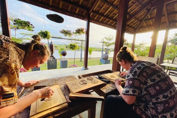 Hoi An Experience 3 Hours Wood Carving Class with Local Artist