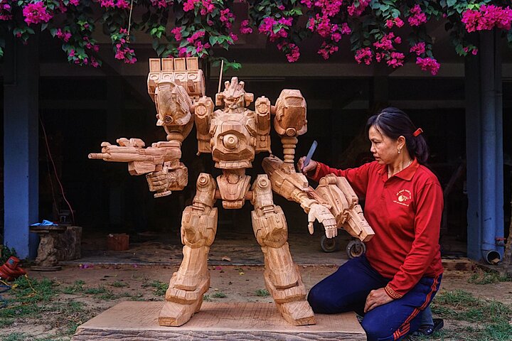Hoi An Wood Carving: Create Your Art Wood with Master Artisan