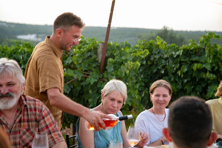 Dinner in the vineyard with wine tasting and walk