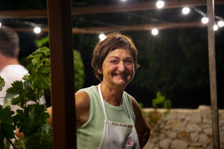 Dinner in the vineyard with wine tasting and walk