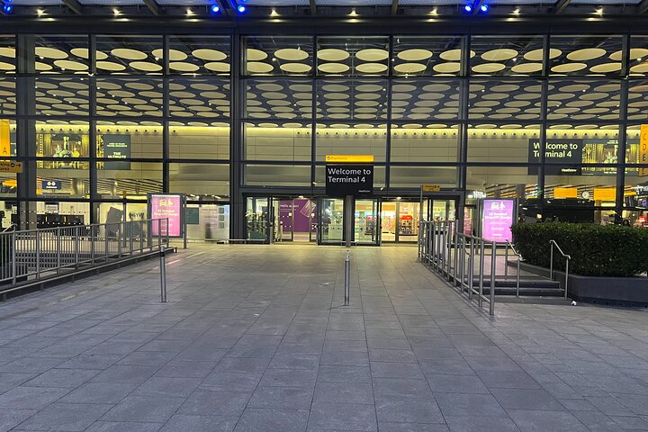 From Gatwick Airport to Heathrow Airport | Private Transfer