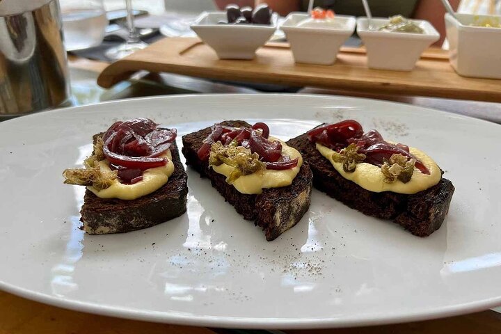 Private Tour: Santorini Cooking Class and Wine-Tasting Tour