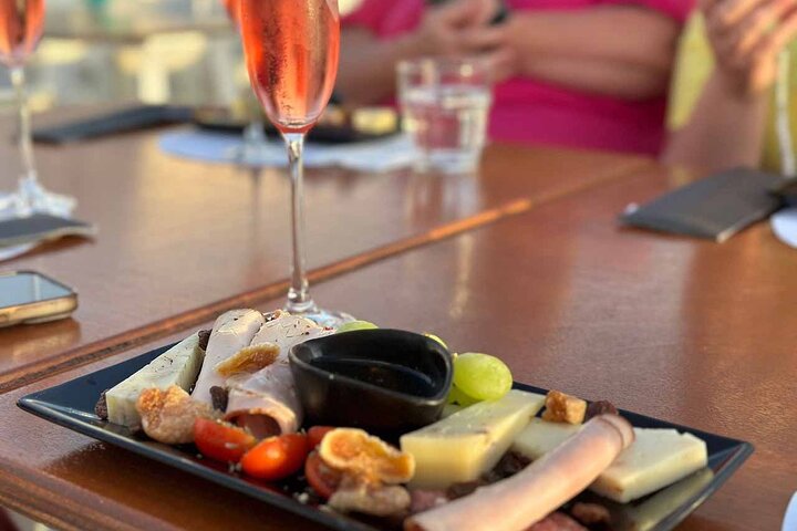Santorini Wine Adventure with 12 Wine Tastings, Tapas and Sunset