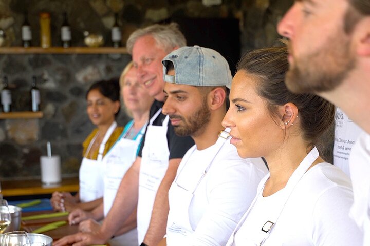 Private Tour: Santorini Cooking Class and Wine-Tasting Tour