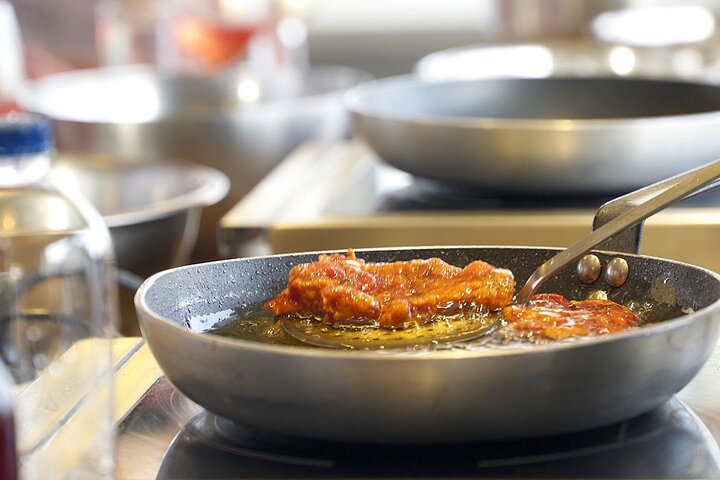 Private Tour: Santorini Cooking Class and Wine-Tasting Tour