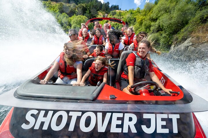 Shotover River Extreme Jet Boat Ride in Queenstown