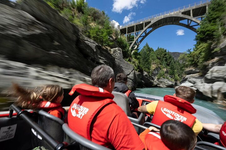 Shotover River Extreme Jet Boat Ride in Queenstown