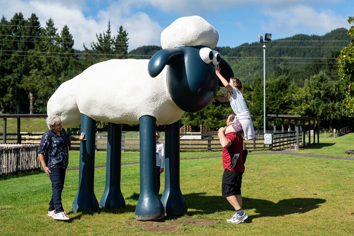 Agrodome Farm Experience including Farm Show and Farm Tour - Rotorua